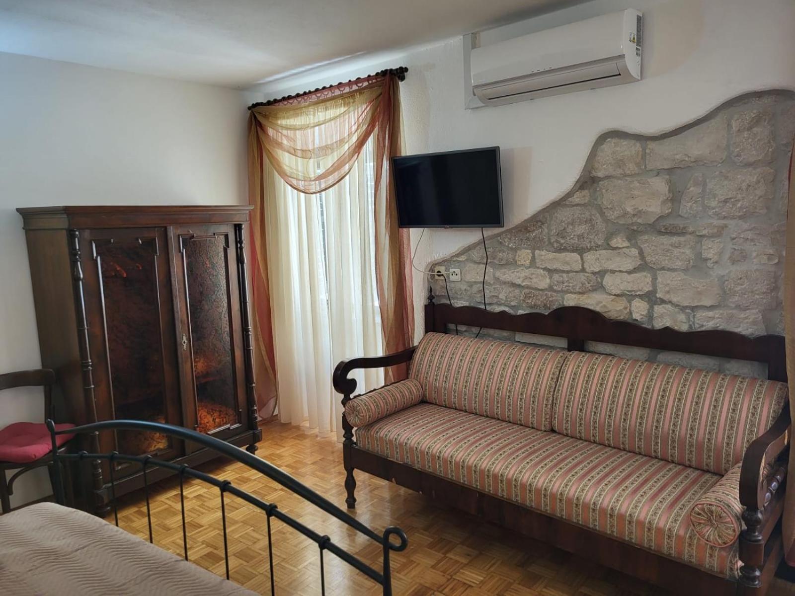 טרוגיר Palace Derossi מראה חיצוני תמונה